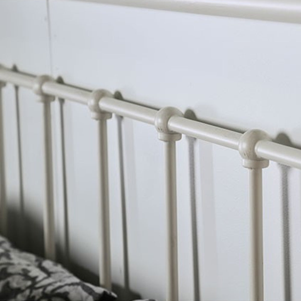 IRIA Cal.King Bed in Vintage White Finish