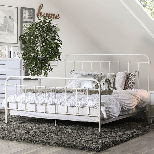 IRIA Cal.King Bed in Vintage White Finish